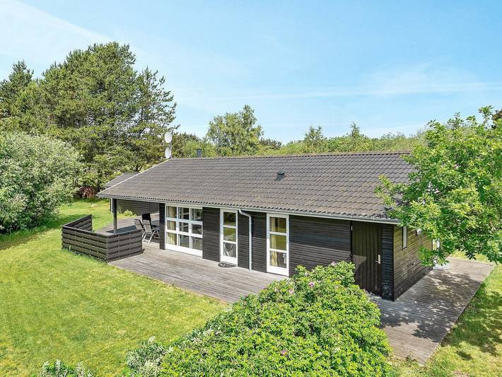 Feriehus for 8 personer, med terrasse og sauna, barnevennlig i Ålbæk