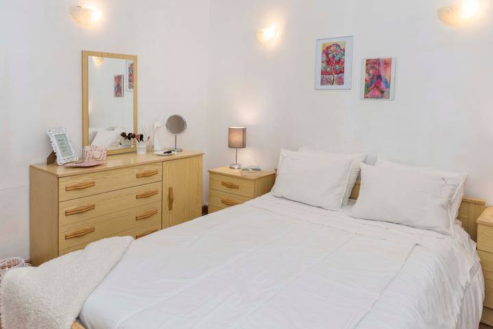 Appartement entier, Appartement 'Maresia' avec vue sur la mer, Wi-Fi et climatisation in Praia da Oura, Albufeira e Olhos de Água