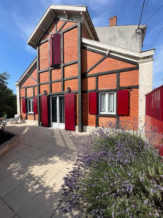 Two-Bedroom House in Saint-Jean-d'Angély, Région de Saint-Jean-d'Angély