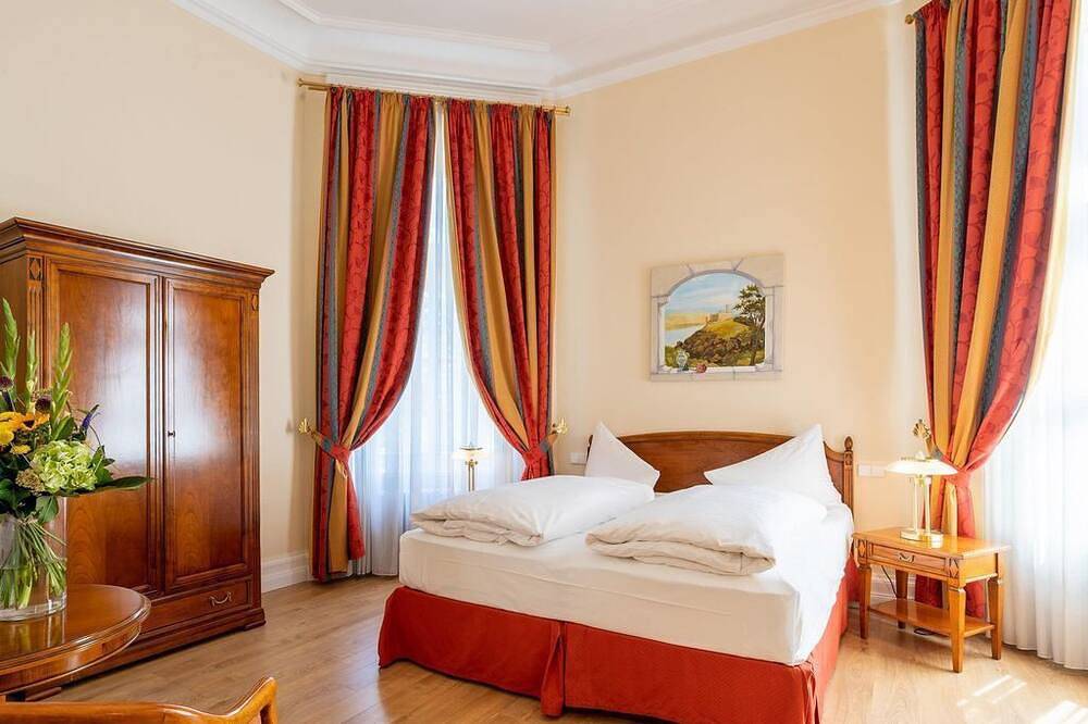 Standart-Zimmer - Hotel Schloss Rheinfels in Sankt Goar, Mittelrhein