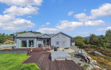 Ferienhaus für 12 Personen, mit Garten und Terrasse in Fitjar