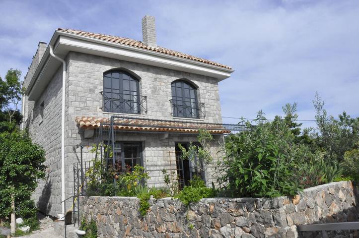 Ferienhaus für 4 Personen, mit Terrasse und Ausblick, mit Haustier in Montenegro - 2