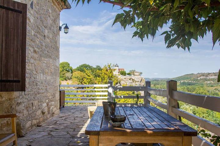 Location de vacances pour 5 personnes, avec Balcon et Jardin à Lacave