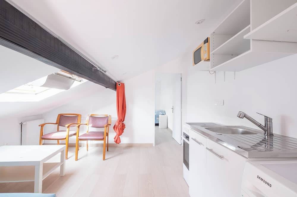 Appartement entier, Studio rénové sous les combles – Paris à 30 min in Argenteuil, Val-d'Oise