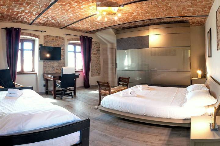 Appartement entier, \"La Picchiera\" 2-room apartment with kitchen and garden, surrounded by vineyards in La Morra, Langhe