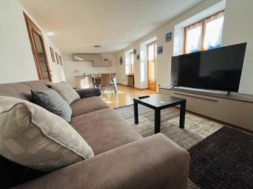 Gîte pour 6 personnes, avec balcon ainsi que jardin et vue, animaux acceptés dans La Salle