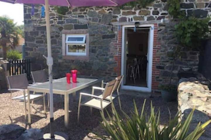 Gîte pour 4 personnes, avec terrasse et jardin