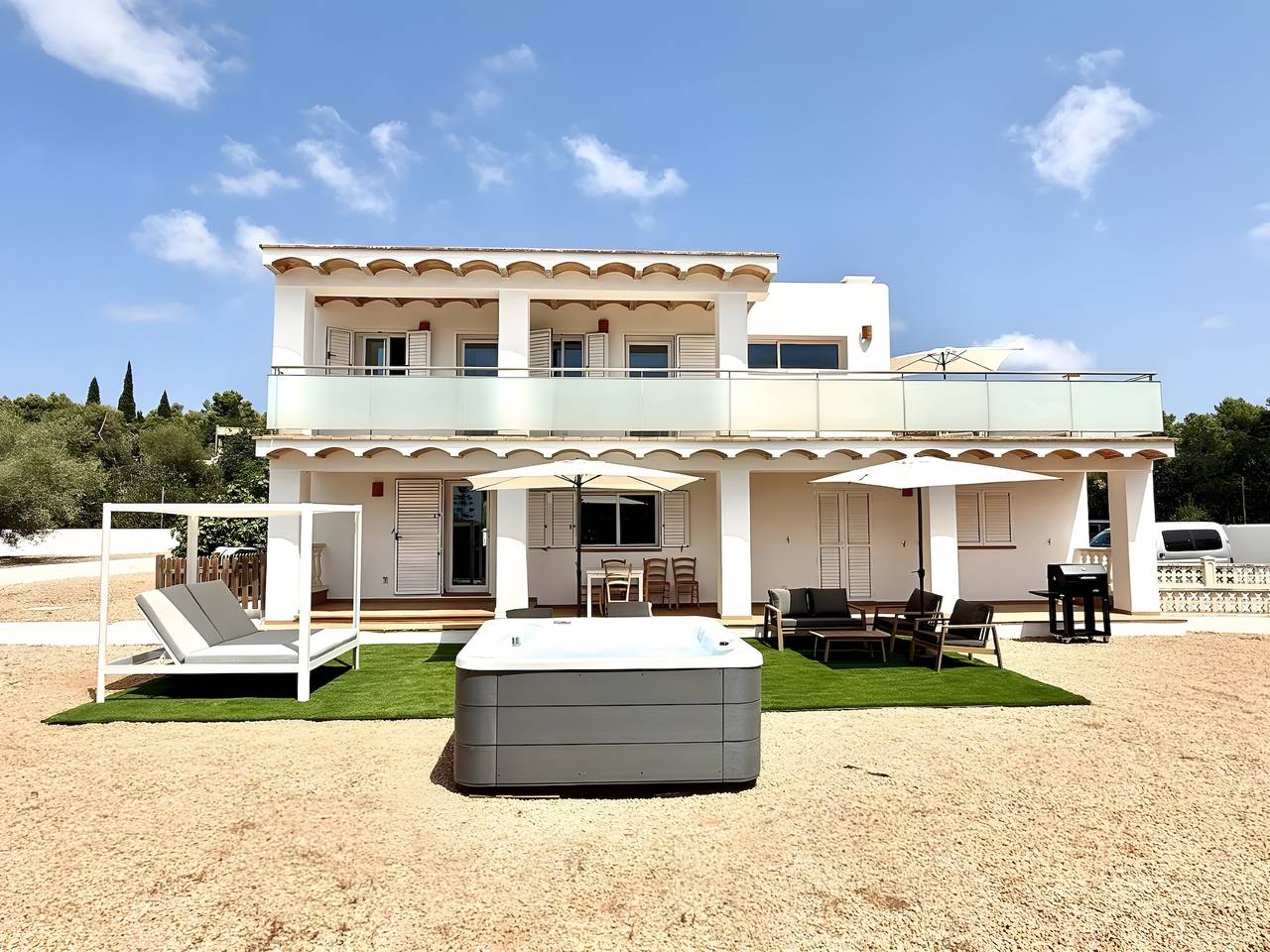 Can Alaya – Luxe Vakantievilla in Jesús, Ibiza met Uitzicht op Dalt Vila in Santa Eulària des Riu, Oost-Ibiza