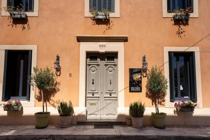 Maison d’hôte pour 2 personnes, avec Terrasse et Jacuzzi ainsi que Jardin et Piscine
