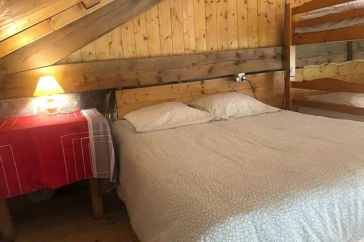 Location de vacances pour 7 personnes, avec jardin dans La Croix de Bauzon - 4