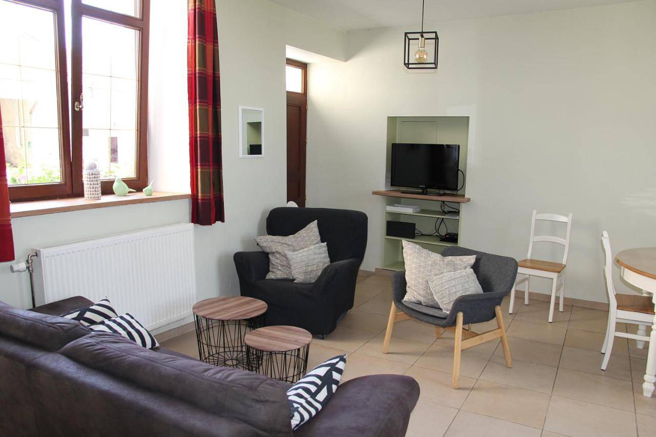Three-Bedroom House in Mettet, Région de Namur