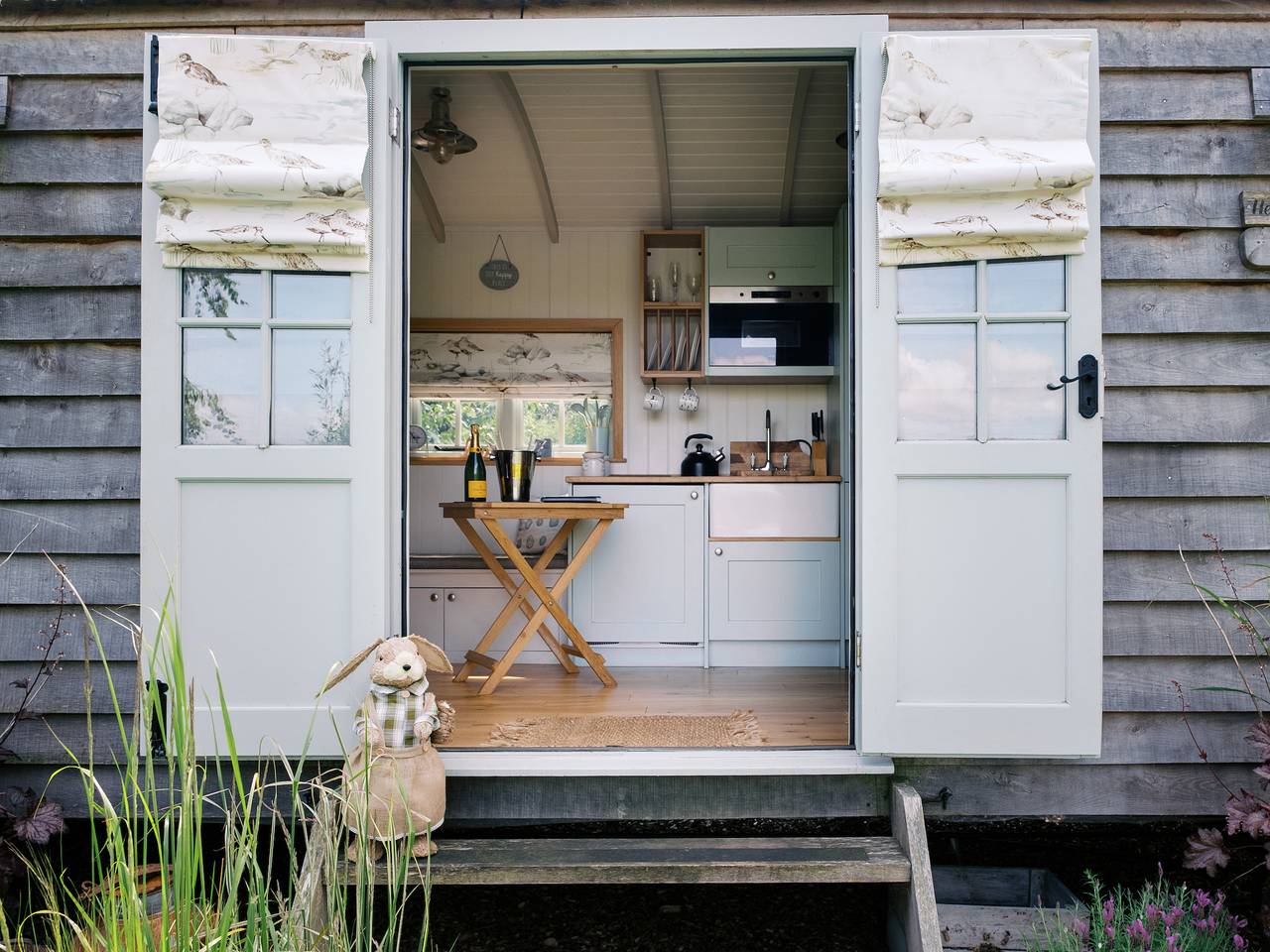 Herbie's Shepherds Hut at Shepherds Lodge Retreat and Wellness in Melton, Leicestershire