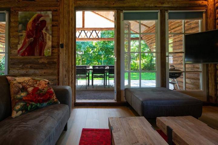 Stilvolles 6 Personen Ferienhaus mit großem Garten und Smart-Tv im Park in Baarle-Nassau in Baarle-Nassau, Nordbrabant