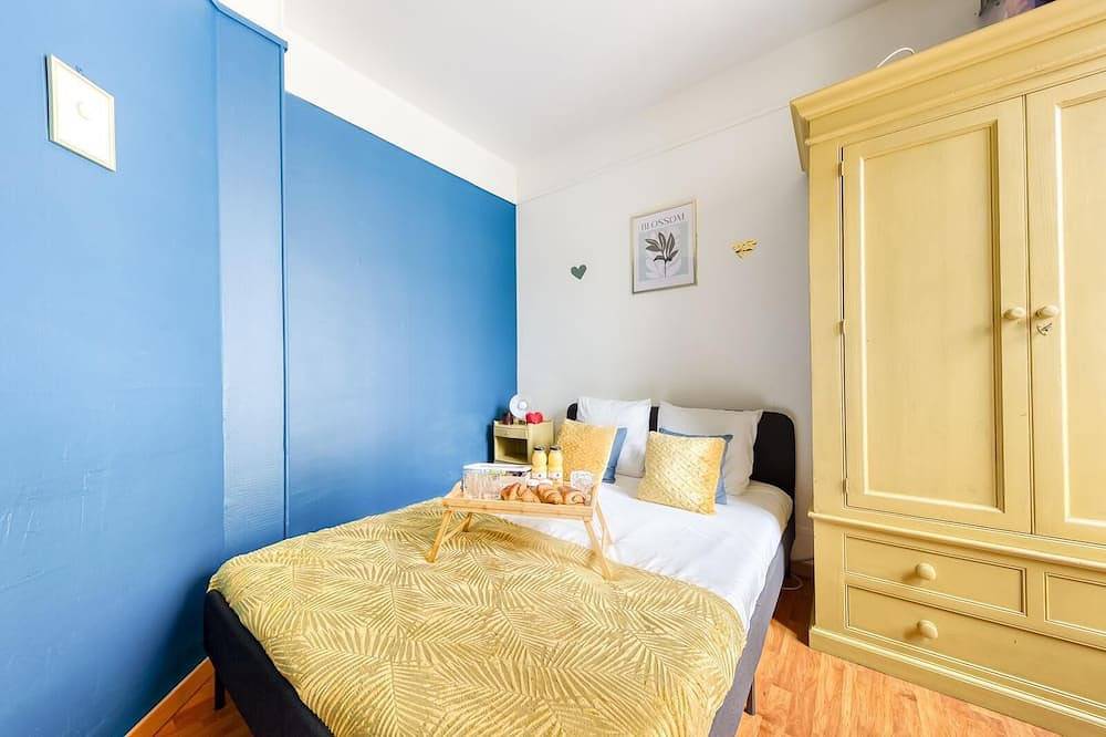 Entire apartment, Central Clichy 25m, 12mn from in Clichy, Hauts-de-Seine
