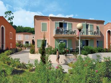 Ferienwohnung für 7 Personen, mit Balkon und Kinderpool in Frejus