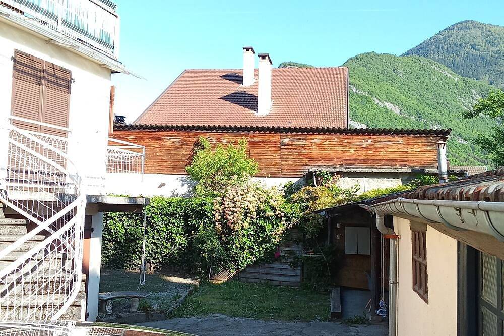 Apartamento entero, Beautiful apartment with garden between lake and mountain in Faverges, Parque natural regional del Macizo de Bauges