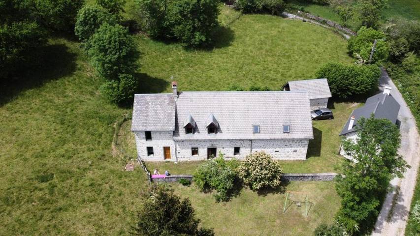 Gîte pour 6 personnes dans Saint-Exupéry-les-Roches - 2