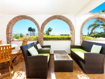 Villa for 6 People in Estepona, Costa del Sol, Photo 2