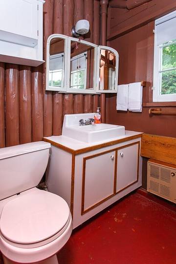 Cabin for 4 Guests in Door County, Picture 4