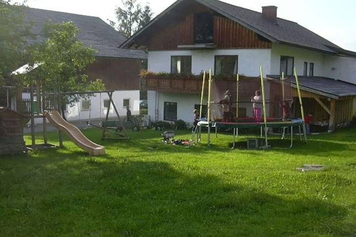 Ferienwohnung für 4 Personen, mit Balkon und Garten in Irrsee