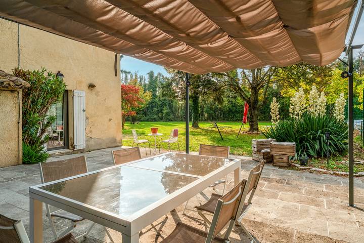 Chambre d’hôte pour 4 personnes, avec jardin et jacuzzi à Cabannes