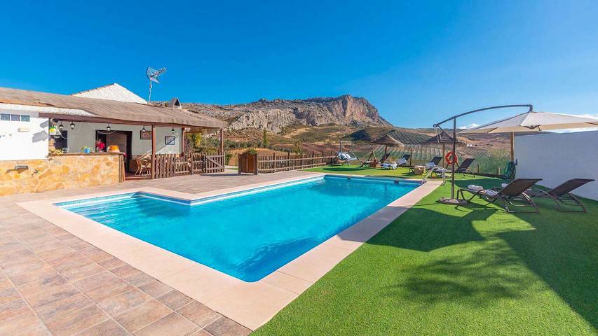 Villa pour 7 personnes, avec piscine - 1
