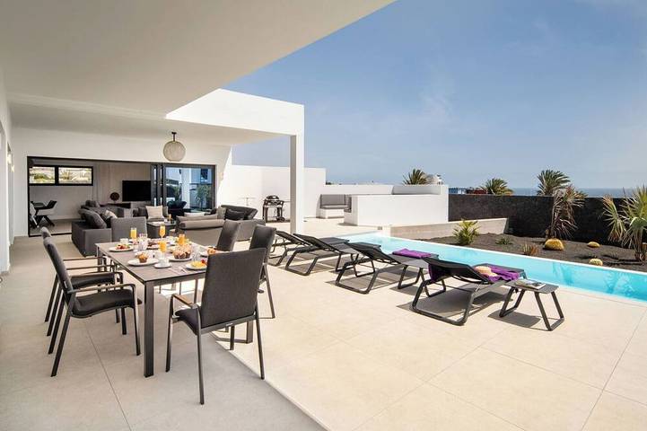 Villa für 10 Personen, mit Balkon und Whirlpool sowie Garten - 1