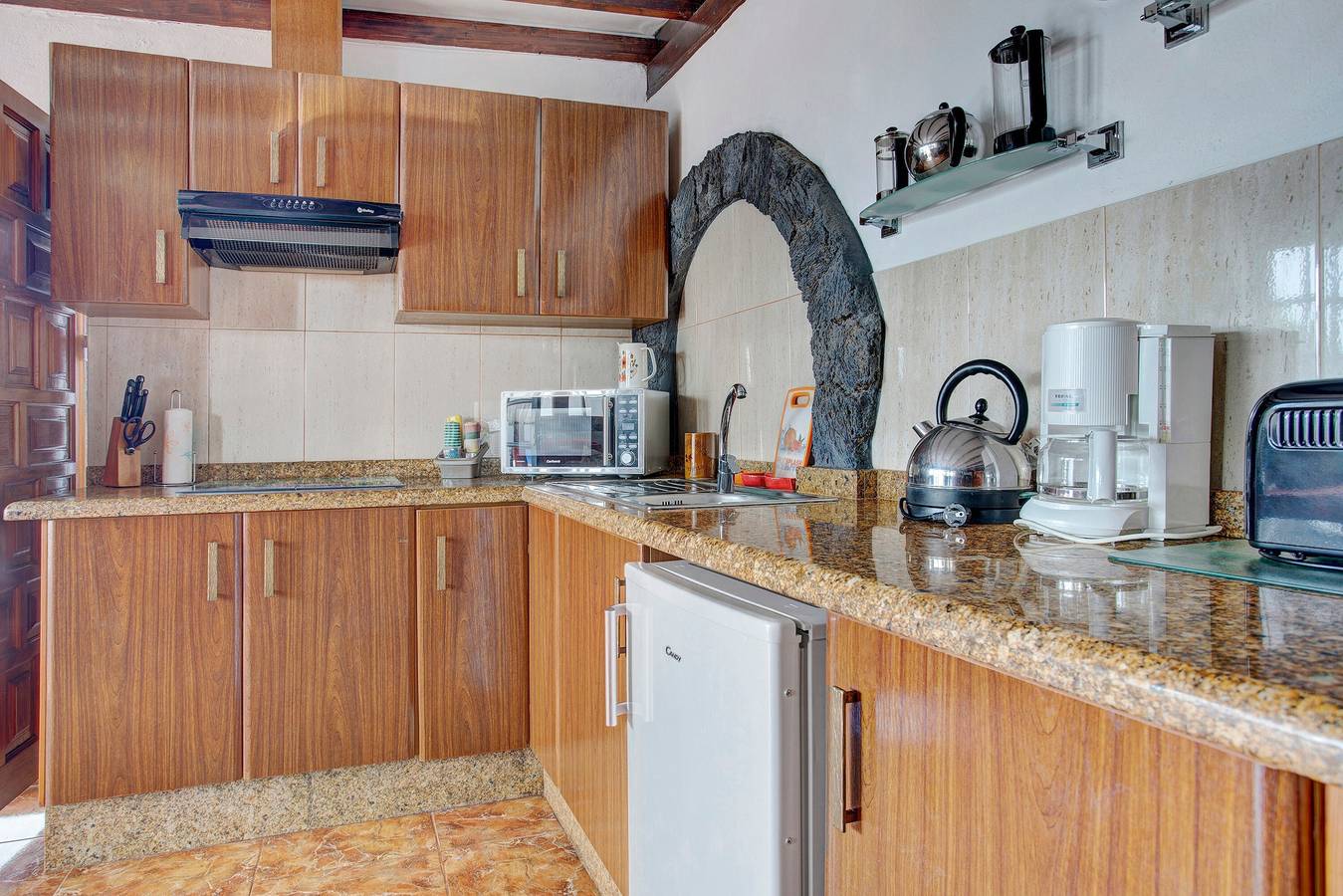 Casa Albryna Lanzarote" Lanzarote Rural Villa with Mountain View, Solar heated Pool & Gardens in Tahiche, Teguise