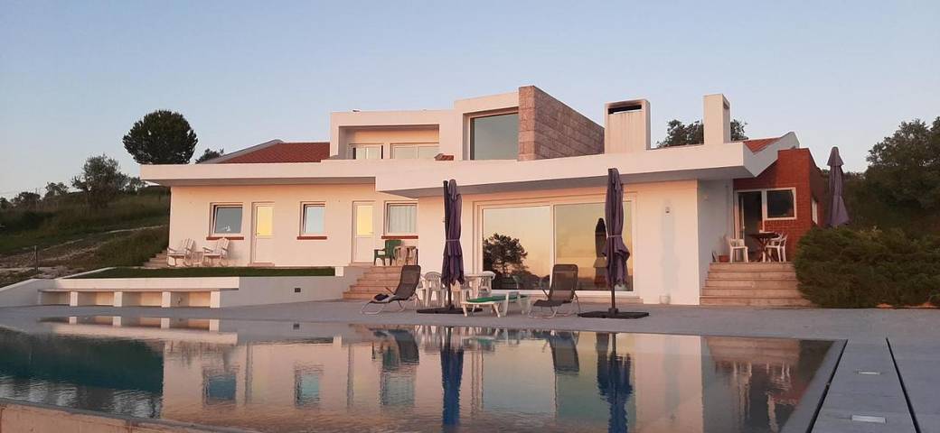 Chalet para 6 personas, con Balcón y Terraza además de Jardín y Piscina en Santarém
