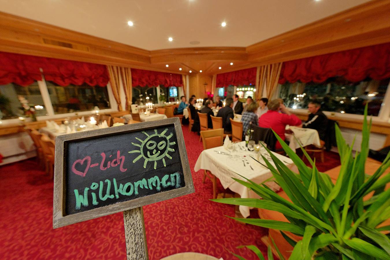 Hotel Desiree Grächen - Familienzimmer Budget in Grächen, Walliser Alpen