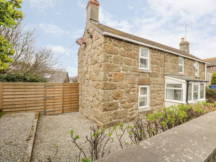 Cottage for 6 people, with Garden in Sennen