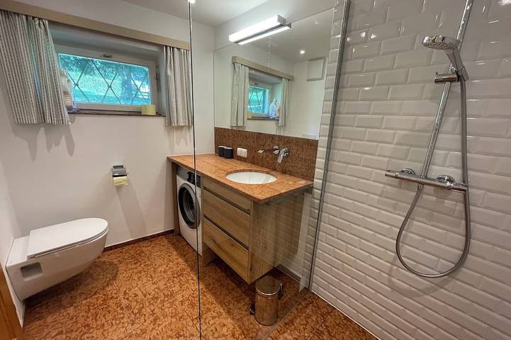 Romantisches Ferienhaus nahe am See gelegen, zu Fuß 5 Min. vom Strand entfernt in Altaussee, Salzkammergut