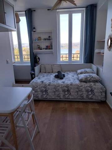 Gîte pour 2 personnes, avec vue sur le lac et vue à Aiguebelette-le-Lac