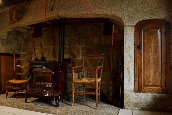 Gîte pour 12 personnes, avec terrasse et jardin dans Peyre-en-Aubrac - 3