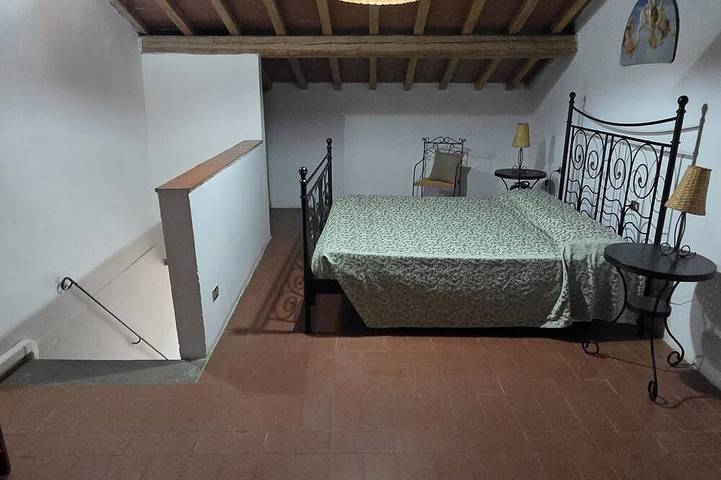 Typical apartment with terrace in the main square of Greve in Chianti + A/C in Greve In Chianti, Chianti