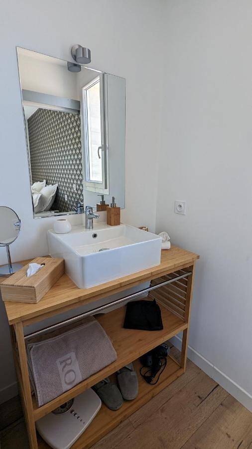 Location de vacances pour 2 personnes, avec jacuzzi ainsi que jardin et piscine à Tavel - 4