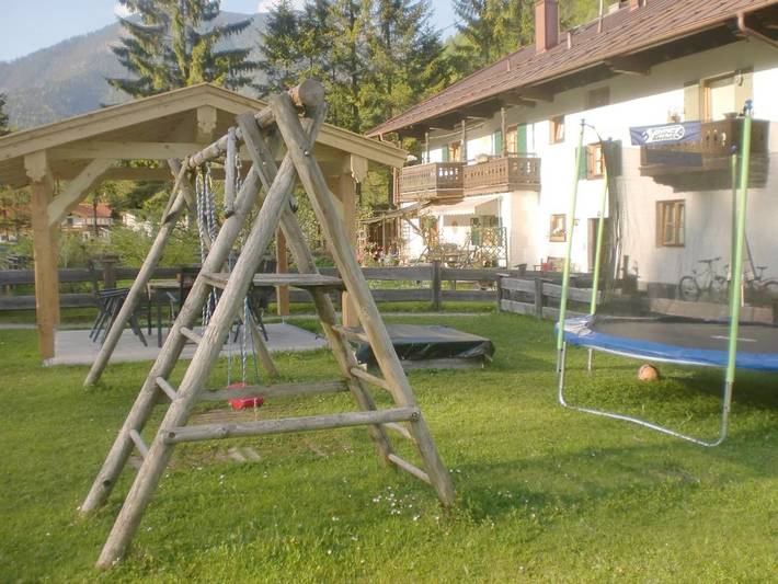 Ferienwohnung für 7 Personen, mit Garten und Ausblick in Bayrischzell - 2