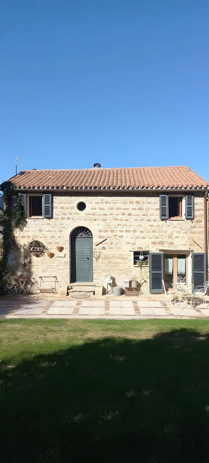 'Giardino Antico' con Giardino in Comune e Wi-Fi in Montecarotto, Provincia di Ancona