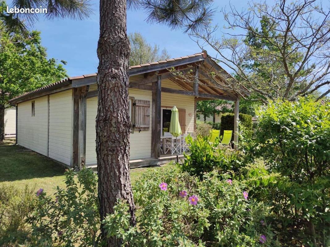 Chalet rénové, environnement très calme, piscines intérieure et extérieure chauffées, Bord du lac de Biscarosse Parentis in Parentis-en-Born, Côte d’Argent