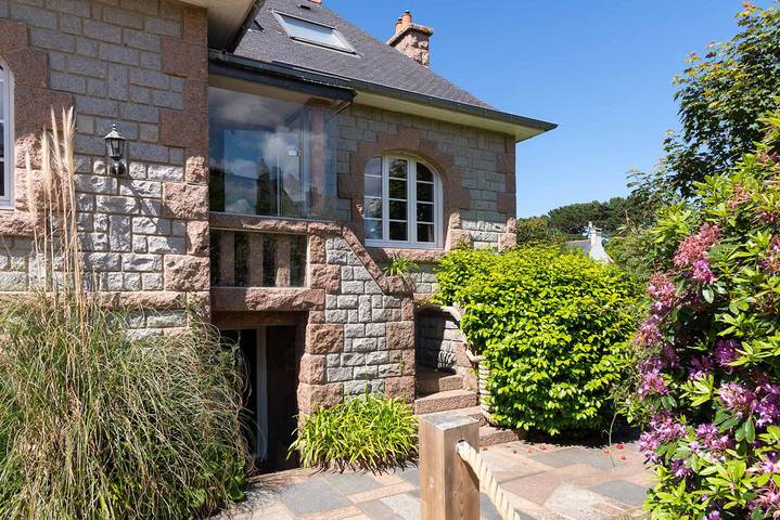 Gîte pour 16 personnes, avec jardin et terrasse, animaux acceptés