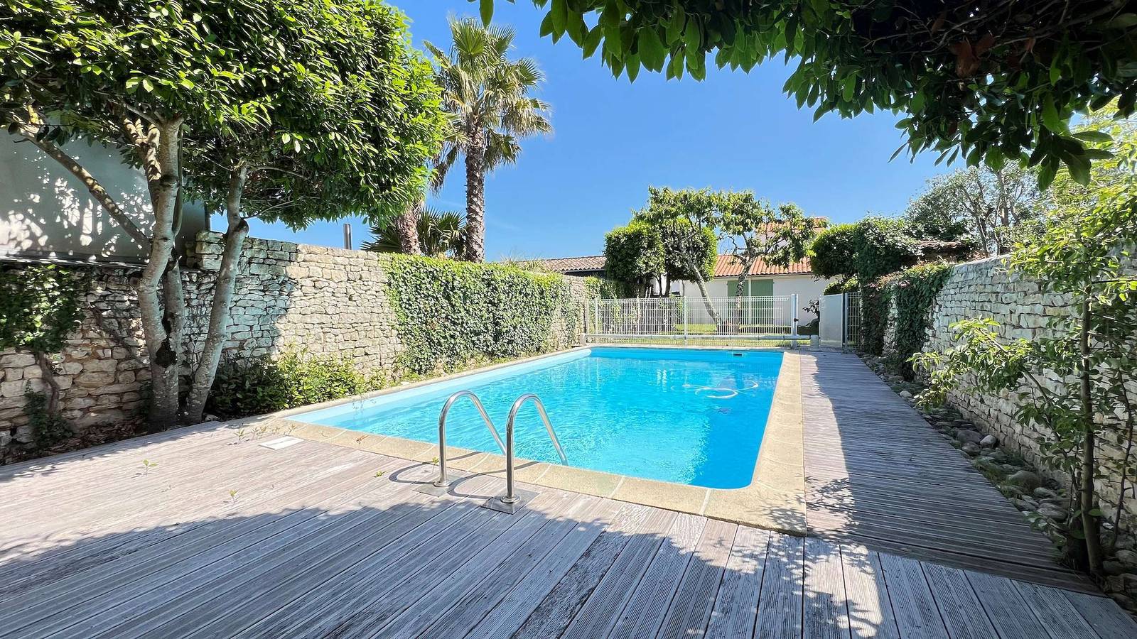 Appartement de vacances entier, Jolie maison avec jardin, piscine et parking in Sainte-Marie-de-Ré, Île de Ré