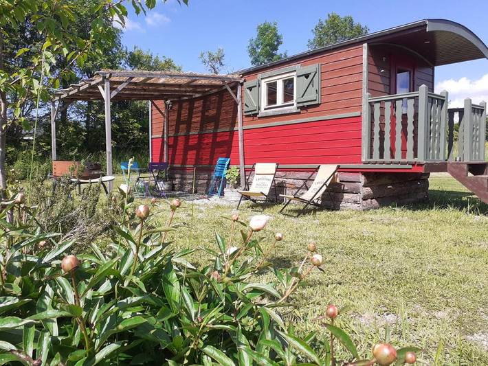 Gîte pour 4 personnes, avec jardin et vue à Gouttières - 2