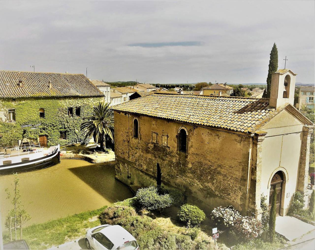 Chambres d'hôtes charmantes situées au bord du canal du Midi - Chambre Bacchus in Ginestas, Côte méditerranéenne (France)