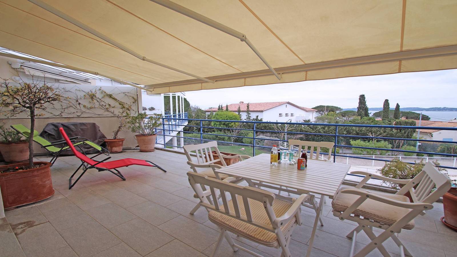 Ganze Ferienwohnung, Apartment für 4/5 Personen - Meerblick - Klimaanlage - Wifi - Poolresidenz - Sainte Maxime - 4* in Sainte-Maxime, Draguignan Region