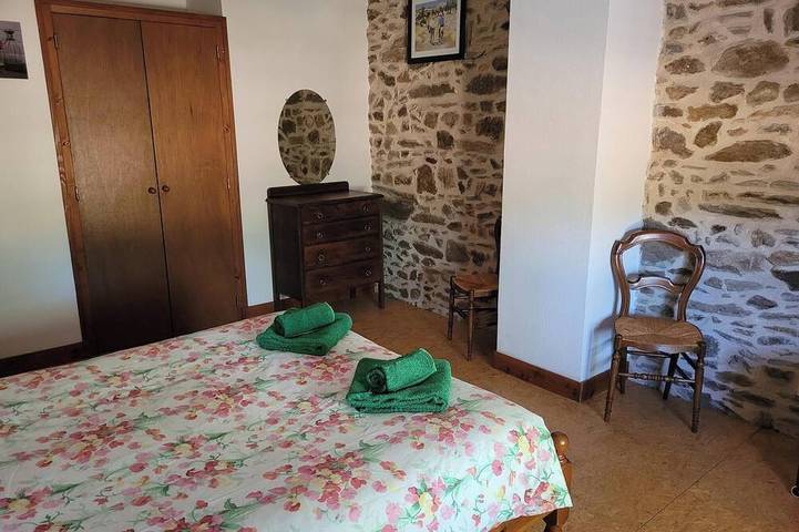 Location de vacances pour 10 personnes, avec jardin, animaux acceptés à Saint-Saud-Lacoussière - 3