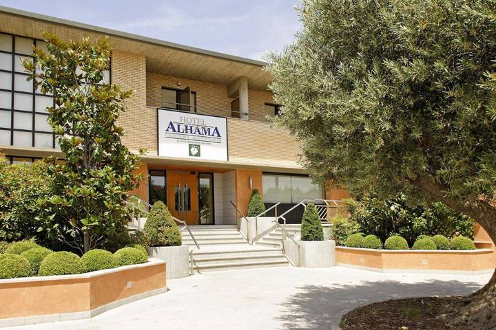 Hotel, con Balcón y Terraza además de Jardín y Vistas en Ribera Navarra