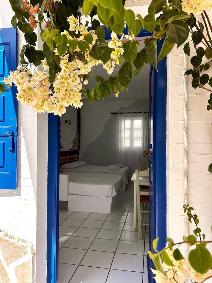 Chambre d’hôte pour 4 personnes, avec terrasse ainsi que vue et jardin dans Syros - 2