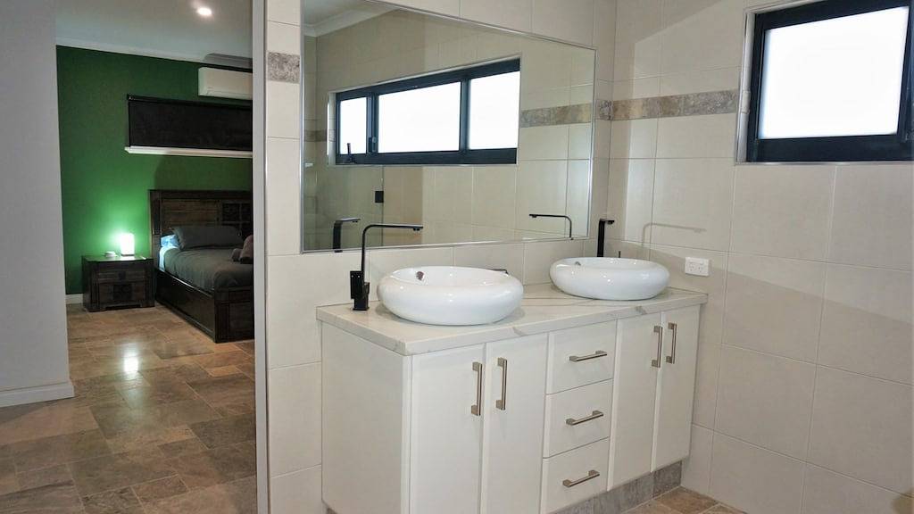 27 Corella Court - Mit Pool in Exmouth, Western Australia