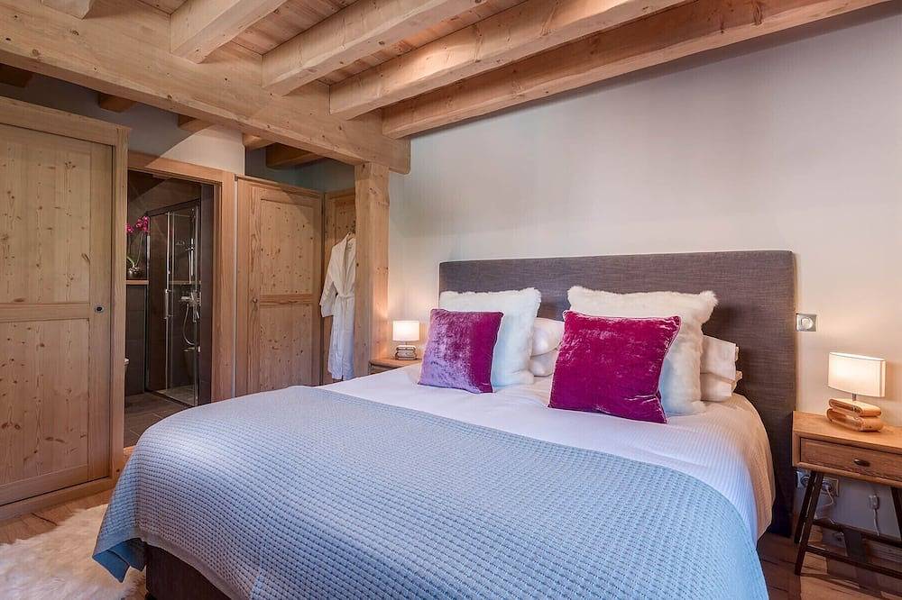Chalet Vorlaz is a luxury ski chalet with hot tub in Morzine, Les Portes du Soleil