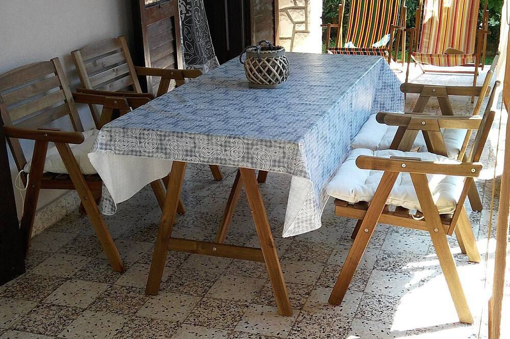 Apartment 1, located 200 meters from the sea in character house. in Rovinj, Rovinj region